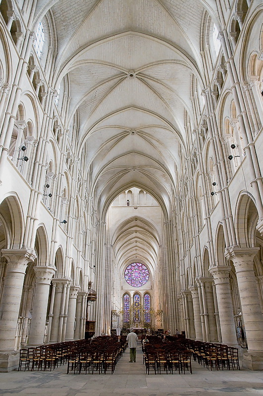 Bretagne 09-2012 D35_0148 als Smart-Objekt-1 Kopie.jpg - Das innere der Kirche , ein fantastisches Bauwerk.